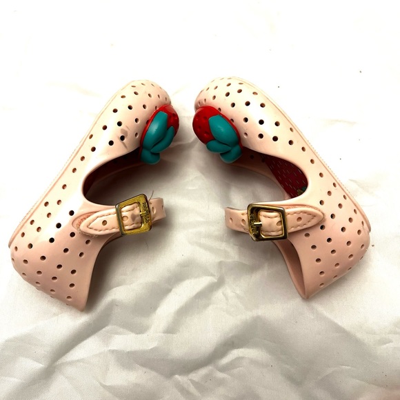Mini Melissa Strawberry Furadinha Shoes sz 5 - Picture 4 of 9